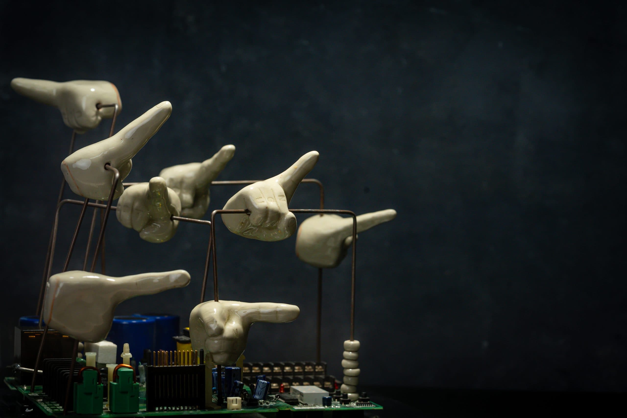 Trỏ (Pointed) - Image 1